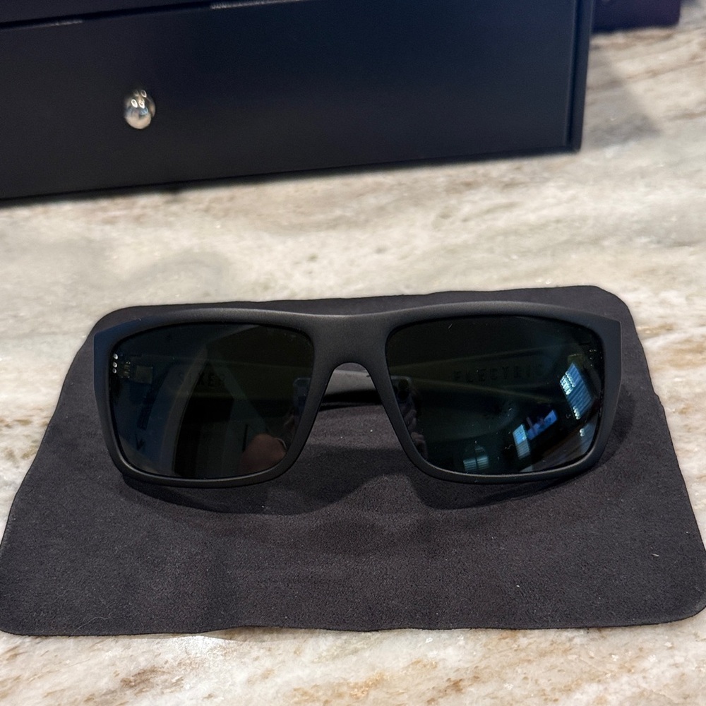 Electric “Sixer” Black Sunglasses